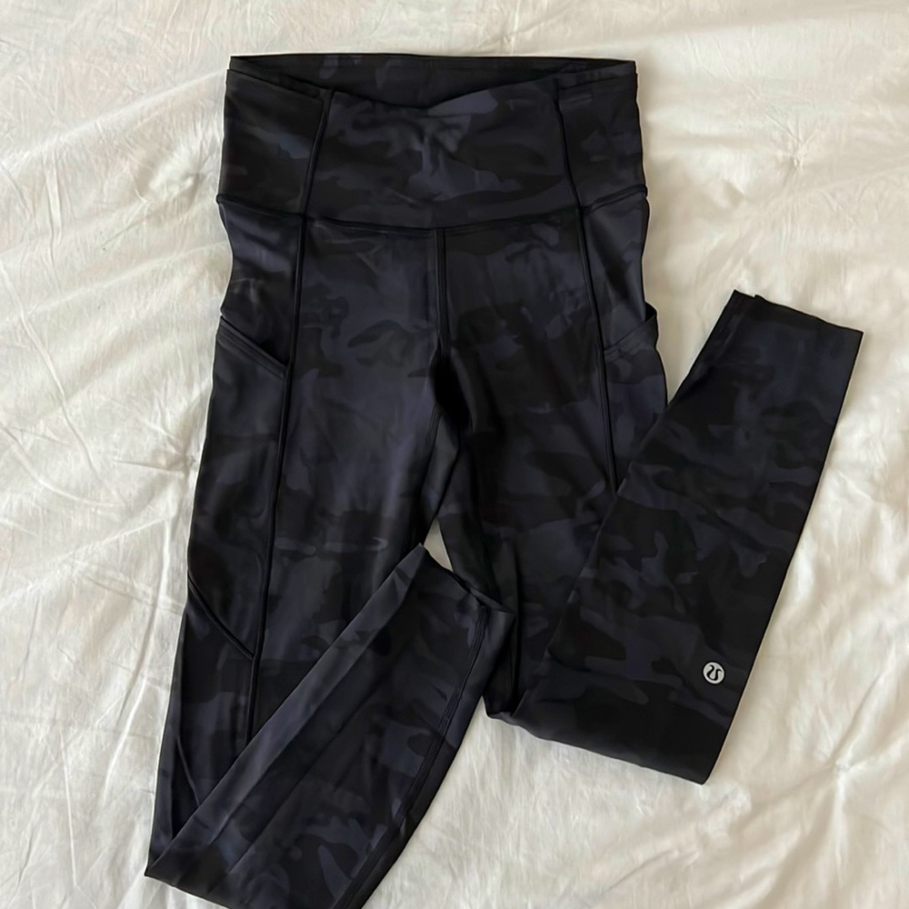 Lululemon Camo Fast and Free